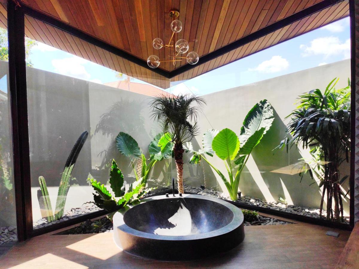 Villa Feh Bali By House Of Winds - Neo Tropical Eden Near Canggu Kerobokan Dış mekan fotoğraf